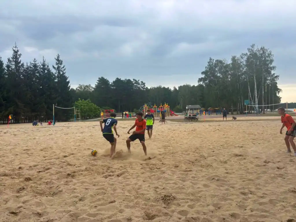 Юні футболісти ФК Вараш-РАЕС на нагородженні