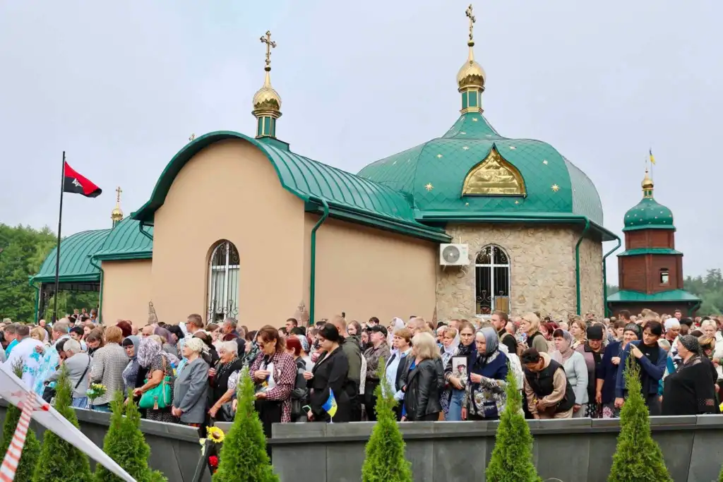 Родини загиблих разом з духівництвом у Лішні