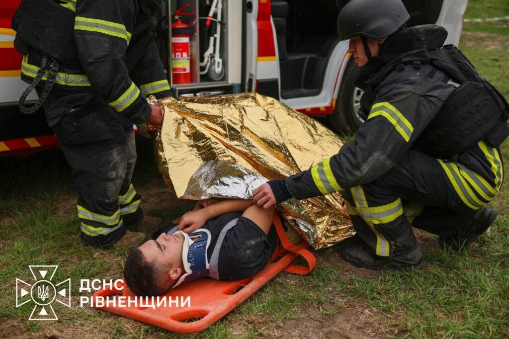 На Рівненщині рятувальники з семи країн світу провели міжнародні навчання